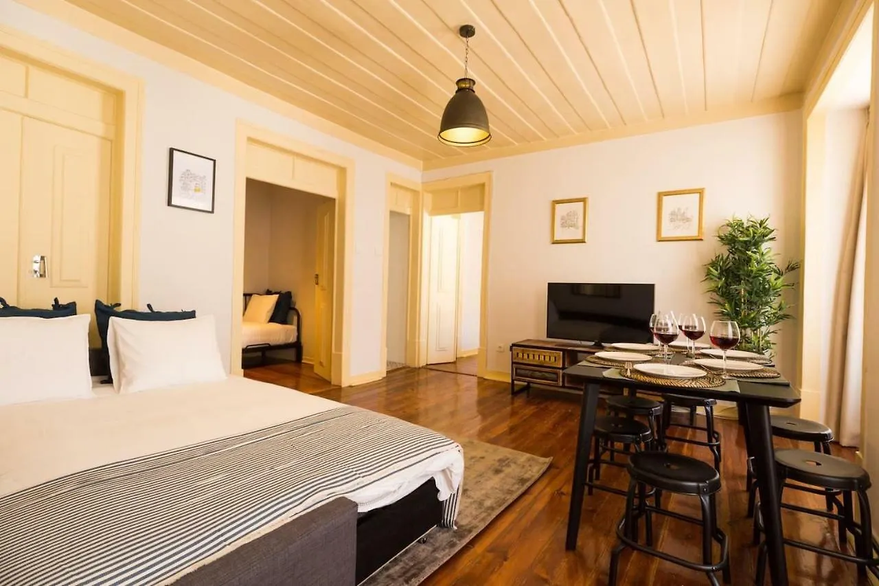 Ola Lisbon - Castelo Terrace IV Apartment