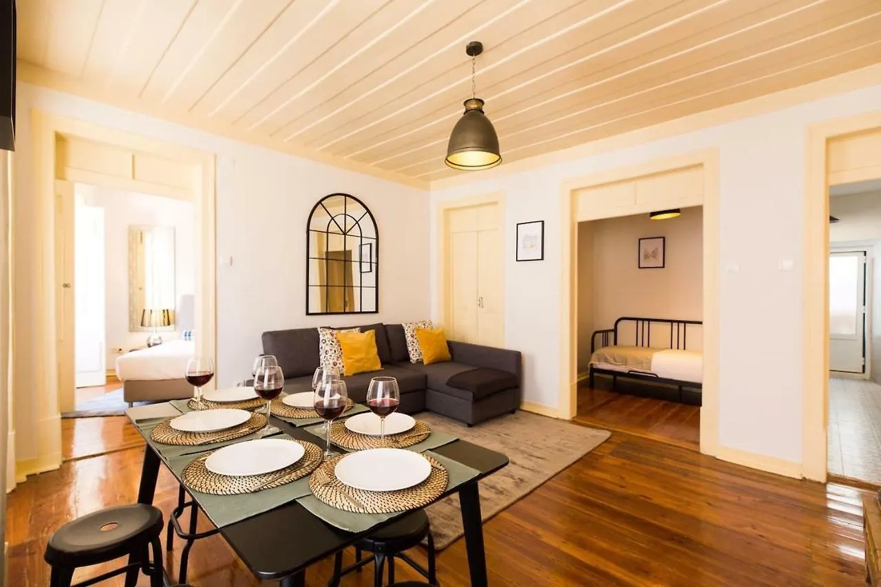 Ola Lisbon - Castelo Terrace IV Apartment