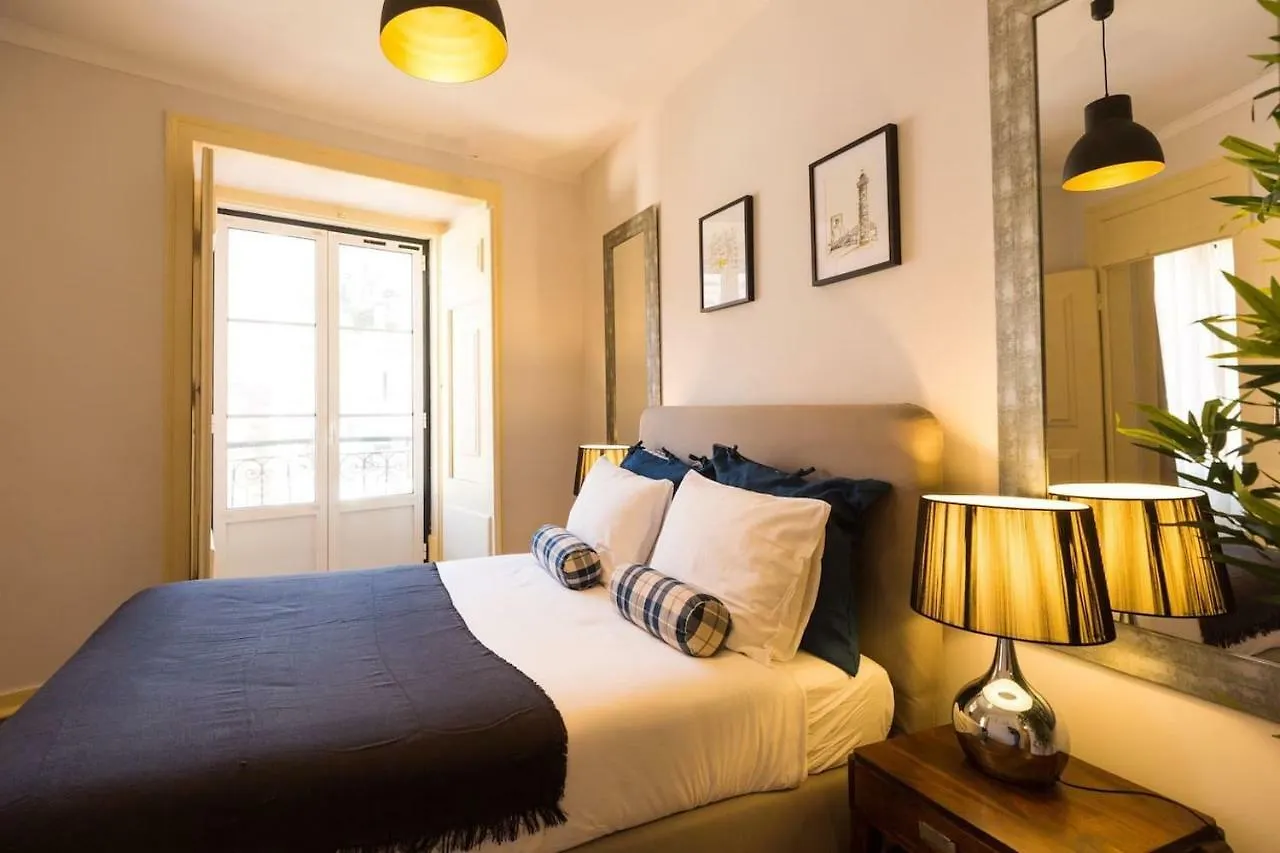 Ola Lisbon - Castelo Terrace IV Apartment 0*,