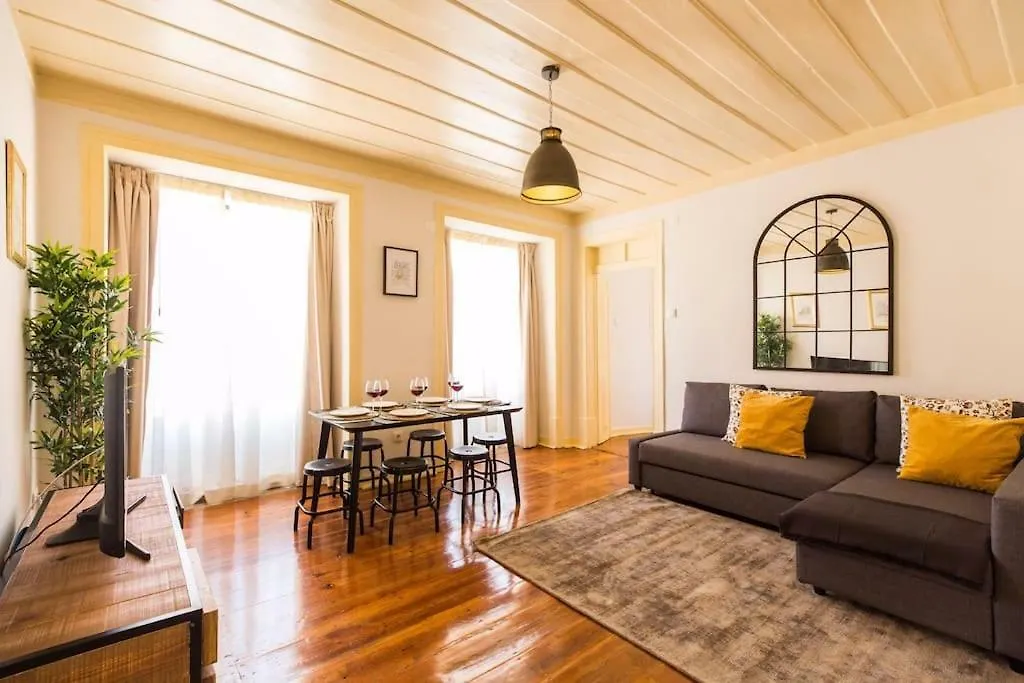 Ola Lisbon - Castelo Terrace IV Apartment